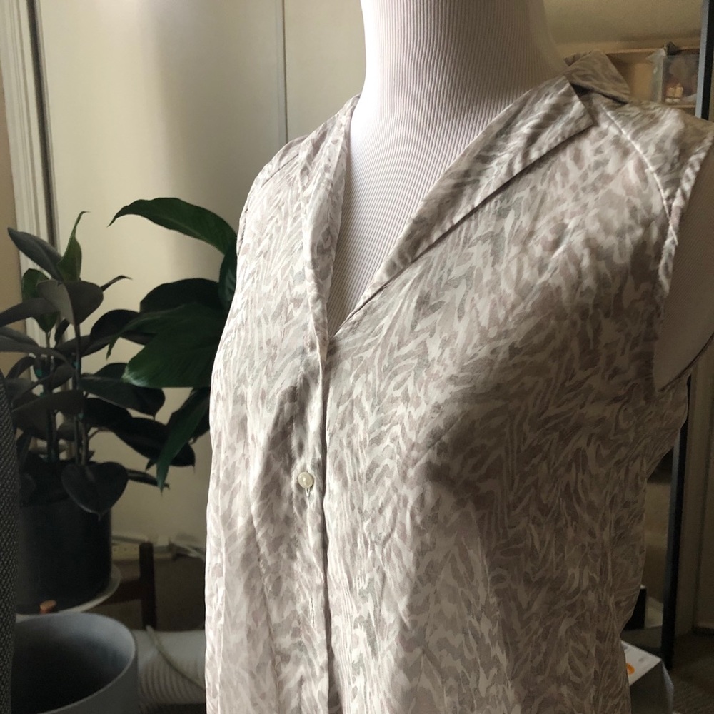 Cute H&M chiffon top
